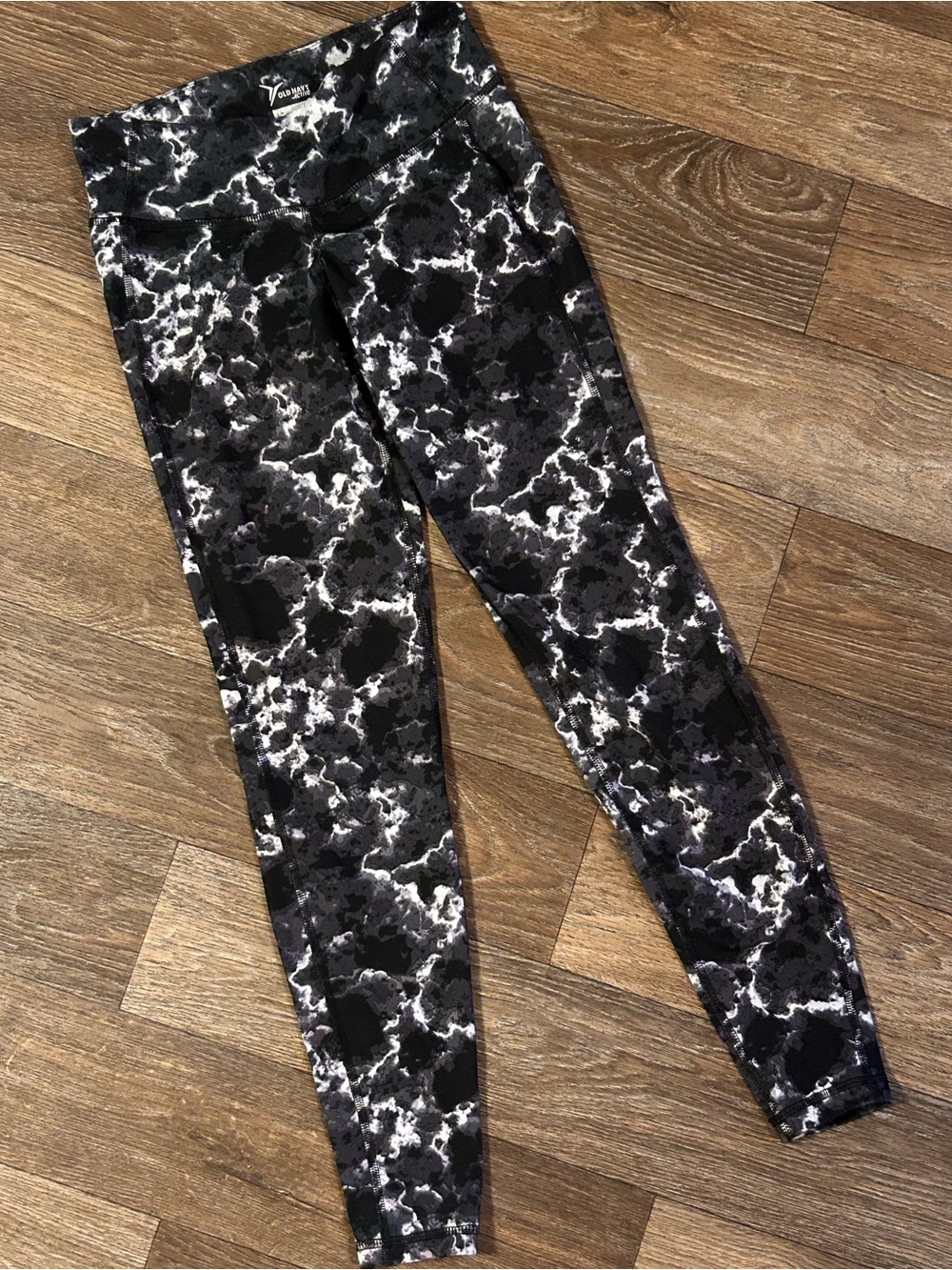 Old Navy Active Black and White Marble Print Leggings